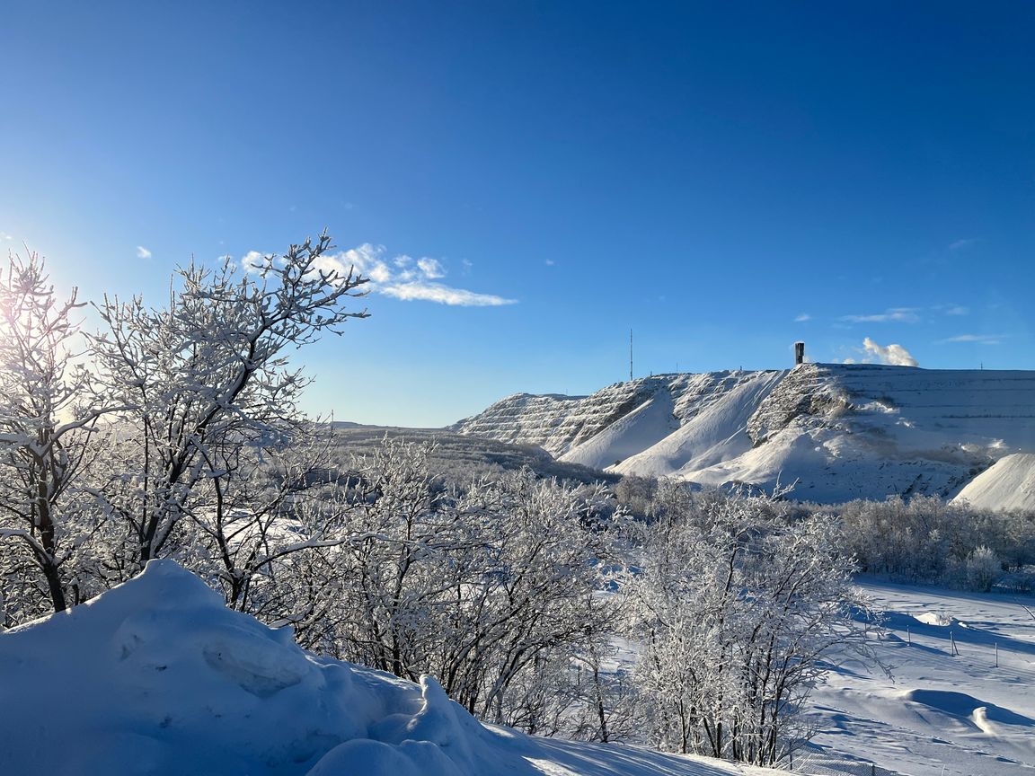 Snowy Kirunavaara in cold but sunny weather