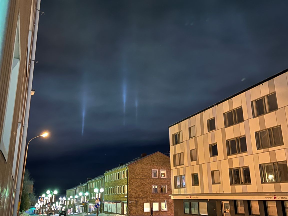 Light pillars in the Kiruna sky during a cold night